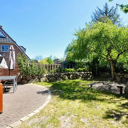 Holiday home Doppelhaushaelfte Auszeitmeer *